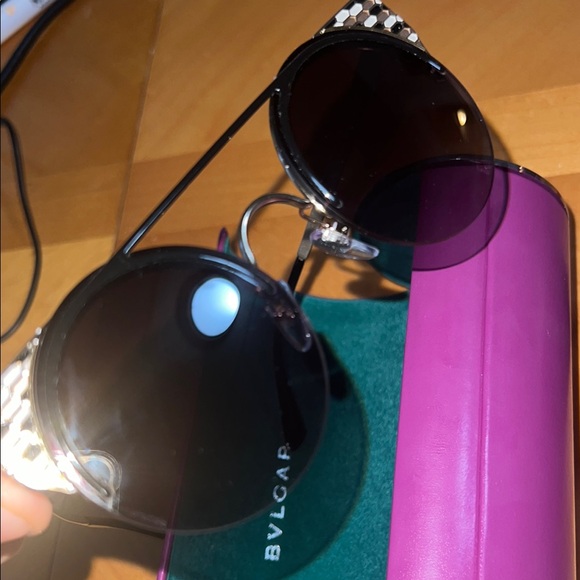 BVLGARI Prestine Luxurious Black and Gold Sunglasses everything included NWOT - Picture 7 of 10